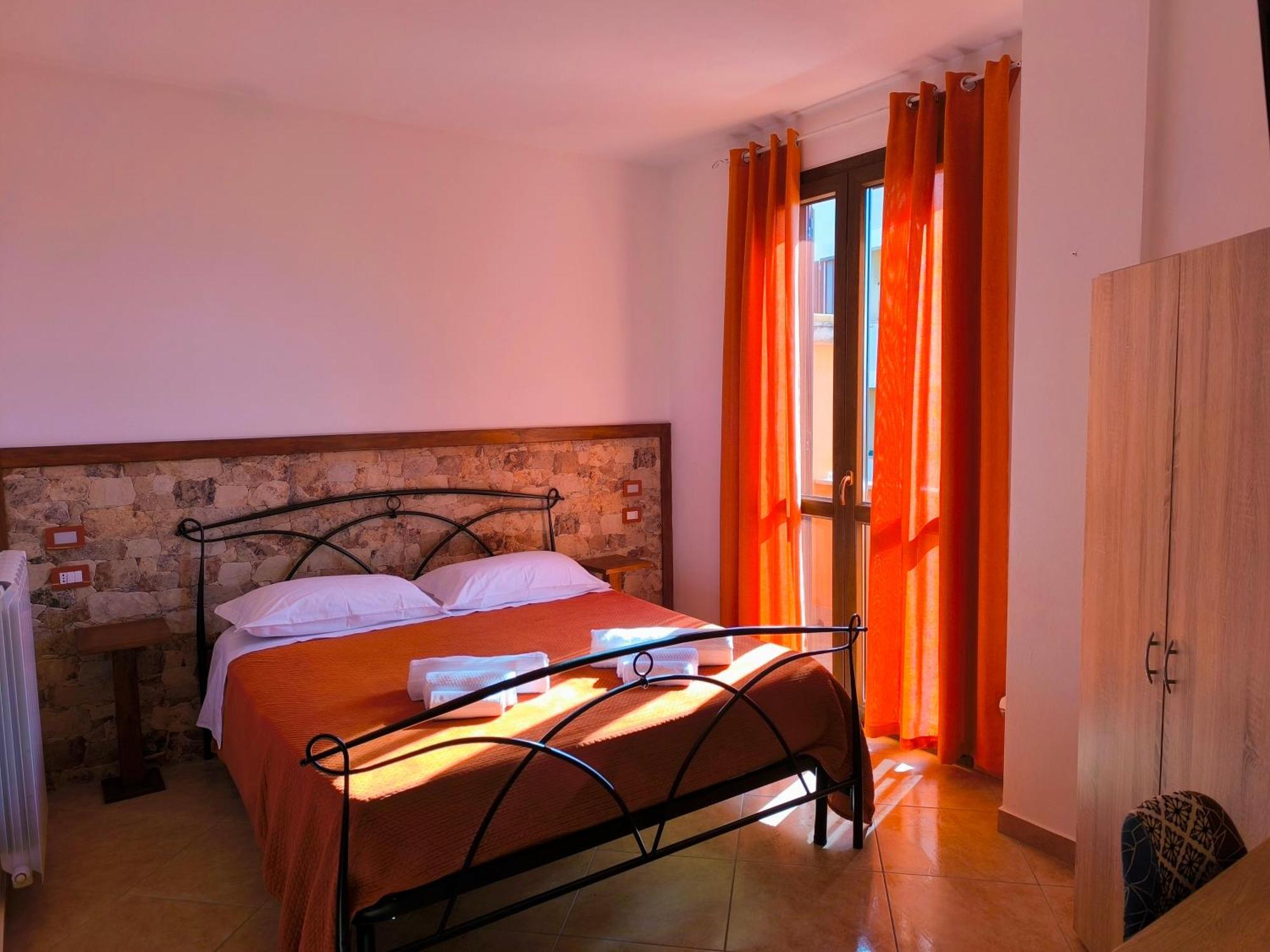 B&B Mamuthones Porto Torres Ngoại thất bức ảnh